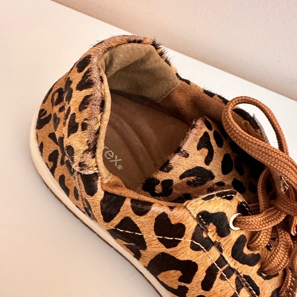 Aetrex Brown and Black Sneakers with Orthopedic Cushioned Insole - Picture 4 of 5